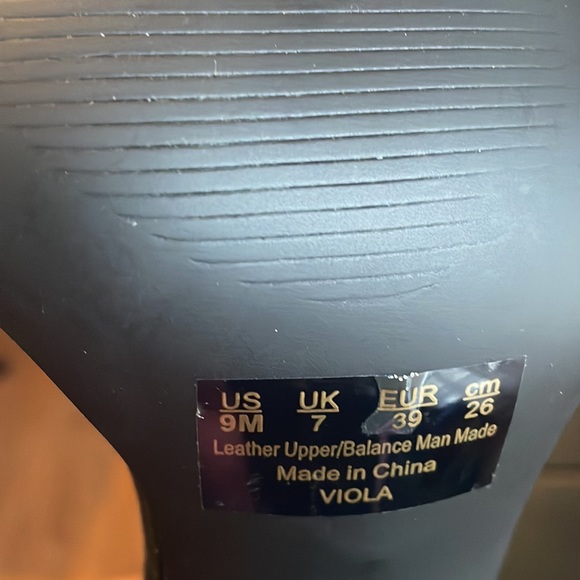 Bleecker & Bond Suede Leather Upper Black Sandals - Picture 5 of 5